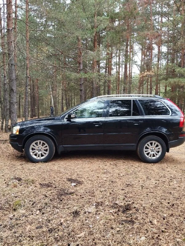 Volvo xc90, 2007 года выпуска, автомат, бензин, полный привод. пробег - 190 тыс. км. объём двигателя - 2,5. не бита, не крашена, гаражное хранение. электропакет, эл. стеклоподъемники, кондиционер, бортовой компьютер, мультируль, парктроник, климат контроль, подогрев зеркал, тонирование стёкол, датчик света, подогрев сидений, круиз контроль, кожаный салон, память сидений, эл. регулировка сидений, усилитель руля, акустика, магнитола, сабвуфер, abdе и absе, espе, ксенон, дневные ходовые огни, центральный замок, сигнализация, подушка безопасности (airbag), иммобилайзер. продаю автомобиль в отличном состоянии. машина полностью обслужена и готова к эксплуатации. вложены значительные средства: заменены втулка углового редуктора, сам редуктор, сальники, шрус кардана, насос муфты haldex с оригинальным фильтром, новый радиатор охлаждения и задние пружины. все работы подтверждены заказ-нарядами, использовано оригинальное масло. за последние полгода инвестировано более 300 000 📞 звоните: +7(949)3779738 - фотография - 4