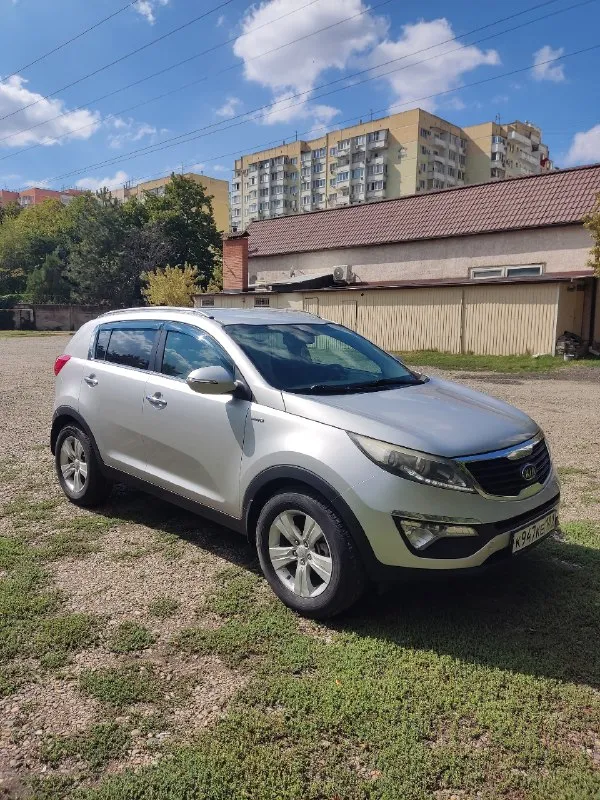 Продам kia sportage 2.0 механика полный привод. Хозяин по документам. Пробег 283 тысячи. По кузову в отличном состоянии. Масло не расходует ни грамма. Полный привод работает как надо. Есть датчик света, дождя, подогрев всех сидений, климат и круиз контроль, блютуз, подогрев и складывание зеркал. Хорошая резина. На машине поменяны подушки двигателя, масло в двигателе, клапанная крышка, тормозные диски. Цена 1млн.50 тысяч.
+79595707293
📞 Звоните: +7(959)5707293 - фотография - 2