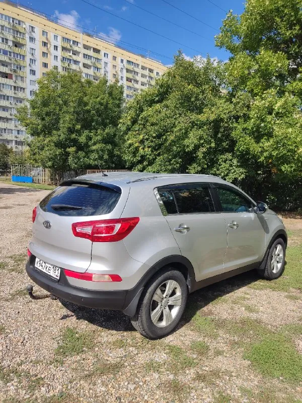 Продам kia sportage 2.0 механика полный привод. Хозяин по документам. Пробег 283 тысячи. По кузову в отличном состоянии. Масло не расходует ни грамма. Полный привод работает как надо. Есть датчик света, дождя, подогрев всех сидений, климат и круиз контроль, блютуз, подогрев и складывание зеркал. Хорошая резина. На машине поменяны подушки двигателя, масло в двигателе, клапанная крышка, тормозные диски. Цена 1млн.50 тысяч.
+79595707293
📞 Звоните: +7(959)5707293 - фотография - 3
