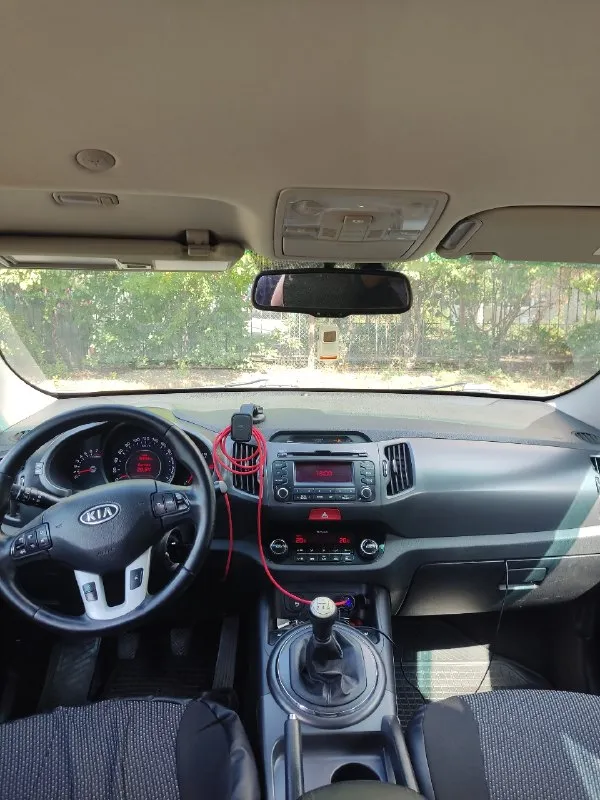 Продам kia sportage 2.0 механика полный привод. Хозяин по документам. Пробег 283 тысячи. По кузову в отличном состоянии. Масло не расходует ни грамма. Полный привод работает как надо. Есть датчик света, дождя, подогрев всех сидений, климат и круиз контроль, блютуз, подогрев и складывание зеркал. Хорошая резина. На машине поменяны подушки двигателя, масло в двигателе, клапанная крышка, тормозные диски. Цена 1млн.50 тысяч.
+79595707293
📞 Звоните: +7(959)5707293 - фотография - 6