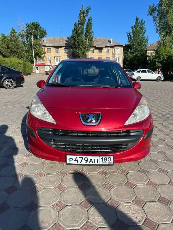 Продам peugeot 207 год выпуска 2007, объём двигателя 1.6 не дымит не троит, пробег 188000 тыс. коробка автомат не пинается,4 стеклоподъёмника, электро регулировка зеркал, климат контроль, салон в хорошем состоянии. два комплекта резины. отличный вариант для начинающего водителя. цена 400. +79493517425 📞 звоните: +7(949)3517425 - фотография - 5