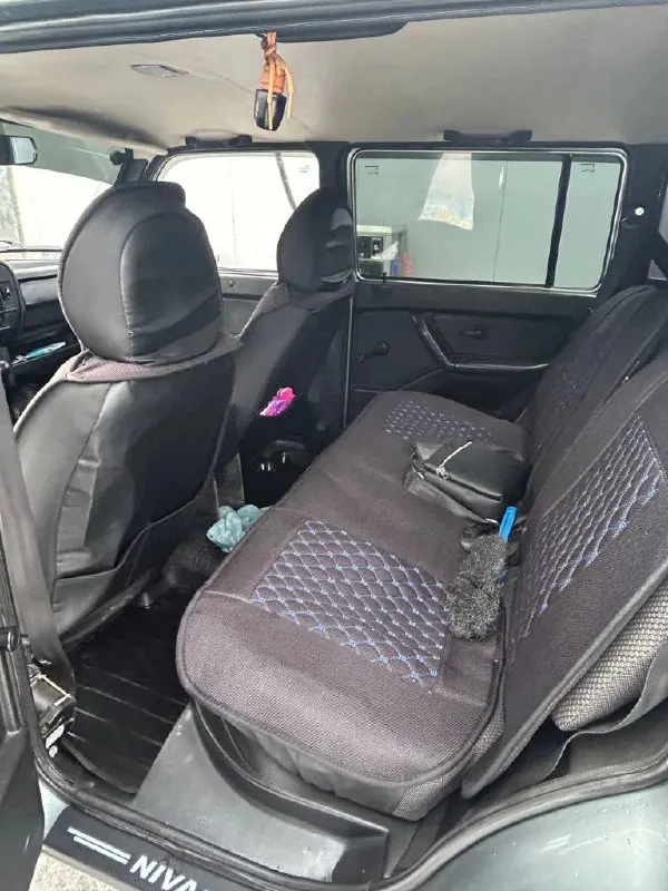 Продам niva 2131 4x4, 2011 год, пробег 65 т. км! автомобиль в очень хорошем состоянии, без вложений! пробег оригинальный, автотека зелёная, там все видно. - гур, новая приборка с бортовым компьютером, свежие r15 диски и новая зимняя резина. - усиленные бампера, зеркала гранта, багажник на крышу, дополнительный свет в виде люстры и фонаря заднего хода на крыше. - свежая оптика в круг, освежался салон, новая торпеда и пластик в багажнике, подсветка в ноги всех 4 сидений, средняя музыка и ещё много чего. в машину вложено очень много средств и времени! цена 610 000₽ торг по факту при встрече. машина в городе торез, все вопросы +79493904336 📞 звоните: +7(949)3904336 - фотография - 3