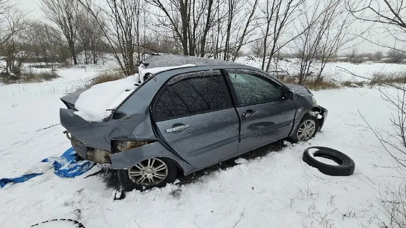 Продажа целиком mitsubishi lancer ix, 1.6, 2006г. заводится, в каком-то смысле едет) 65 000р. луганск. м. т. +79591369256 📞 звоните: +7(959)1369256 - фотография - 4