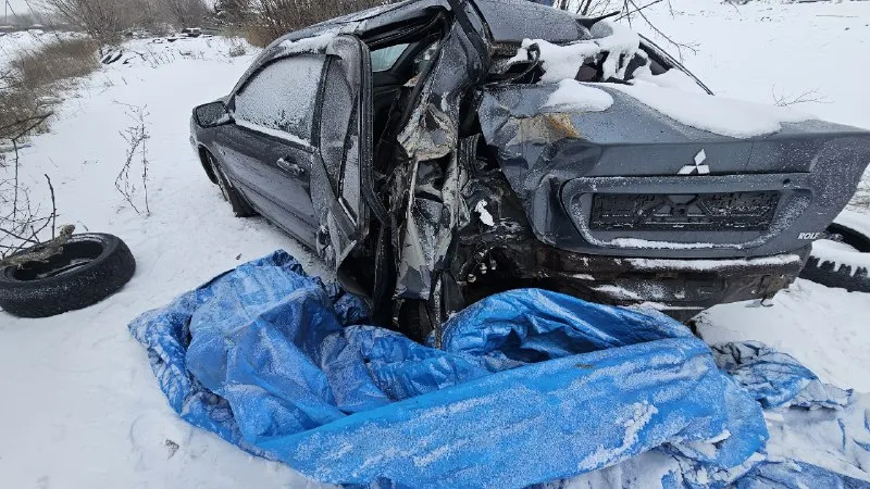 Продажа целиком mitsubishi lancer ix, 1.6, 2006г. заводится, в каком-то смысле едет) 65 000р. луганск. м. т. +79591369256 📞 звоните: +7(959)1369256 - фотография - 6