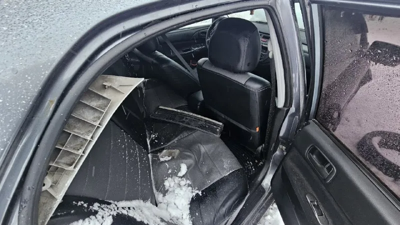 Продажа целиком mitsubishi lancer ix, 1.6, 2006г. заводится, в каком-то смысле едет) 65 000р. луганск. м. т. +79591369256 📞 звоните: +7(959)1369256 - фотография - 8