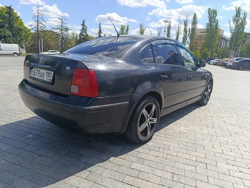Продам volkswagen пассат б5.1998г. в. состояние хорошее. салон ухоженный. гур, климат контроль, сигнализация с доводчиками, эл. зеркала, авs, epc, ходовка в норме, двигатель 1.8 adr без турбины 125л/с. кпп без нареканий. кузов оцинкованный! учёт рф переоформление без проблем. цена 370т. рублей. торг приветствуется. осмотр макеевка. +79493237905 📞 звоните: +7(949)3237905 - фотография - 5