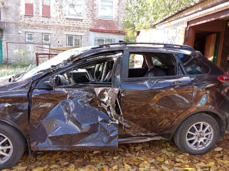 📌продам ваз x-ray !📌 мотор 1.6 на механической коробке передач. машина после обстрела!!! пробег 68.0... - фотография