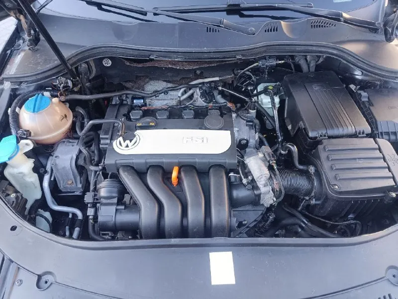 Продам фольксваген пассат б6. 2007г. 2.0 акпп айсин! машина более 2х лет в одних руках. я хозяин. по машине сделано очень много! новая оптика с новыми линзами и замерами. свет великолепный! два комплекта шин! климат работает хорошо. кондиционер обслужен! грм новый включая помпу все ремни и ролики. не гнилой! цена 680т. р. г. донецк +79493474588 - фотография - 5