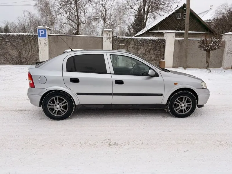 Продам живой опель астра в идеальном состояние вложина не мало сил и денег на отличном ходу работает исключительно все кандей дует печка жарит пороги днище целое без проблем ц 360 т р торг строчка тел +79494792653 иван - фотография - 5