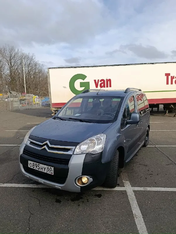 Продам citroen berlingo 1.6 мт 2012 г. 288000 км зелёная автотека 2 хозяина и ни одного дтп автомоби... - фотография