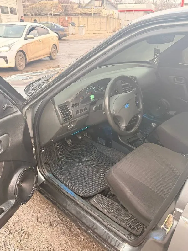 Ваз лада 2112 2007г евро панель гур машина в отличном состоянии, не дымит, не троит, 16v 1.6 124 мотор не гнет клапана коробка механика 5 ступка отличное состояние, не хрустит, не выбивает, переключает мягко. кузов в отличном состоянии, не гнилой, не варенные, без дыр, весь метал в идеале стаканы лонжероны отличное состоянии салон хороший, опрятный, чистый, на led лампах eva коврики и т д! красивые задние фонари в стиле ауди хорошая акустика документы чистые, без запретов, без штрафов, любое переоформление в мрэо осмотр г. макеевка связь +79496073269 +79496440125 цена 260.000 руб торг у капота - фотография - 8