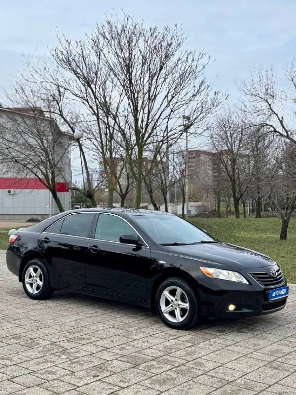 🇯🇵 toyota camry v40 💰цена: 1 000 000р 🏢город: мариуполь 📅год выпуска: 2008 🧾пробег: 269 290 км. ⚙️двигатель: 2.4 ⛽топливо: бензин ⚙️кпп: механика 📞 телефон: +7-949-727-41-51 +7-949-551-91-52 +7-989-263-55-56 💾 описание: ✅ camry 40 - машина, которая не нуждается в описании. автомат калашникова среди автомобилей. сборка япония. кузов в прекрасном состоянии - ровный, без дефектов, весь в родной краске 100%. ✅ двигатель 2.4 в народе именуемый "миллионник" в паре с классической механикой, очень надёжный и не прихотливый. настоящий пробег. ✅ отличная комплектация: двух зонный климат-контроль ❄️, кожаный мульти-руль, парктроник перед/зад, подогрев сидений, отличная зимняя резина nexen. улица шевченко 269 - фотография - 3