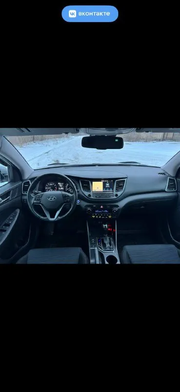 Hyundai tucson официал 2018 год выпуска двигатель 2.0 бензин коробка автомат пробег родной 121 тыс. км автомобиль в отличном состоянии, кузов не бит, не крашен, весь в заводском окрасе ! двигатель работает как часики, коробка переключает как надо, вообщем авто без вложения ! богатая комплектация бесключевой доступ (start-stop) роздельный климат-контроль, круиз-контроль, датчики света, и дождя, подогревы всех сидений, и стекл, подогрев руля, большой монитор с камерой заднего вида, carplay, громкая связь, сигнализация starline с автозапуском и многое другое. с документами полный порядок любой вид оформления ! г. донецк цена 1.945 тыс. ₽ звоните остальное по +79495210885 телеграмм +79494006791 📲 tg: r. b 📞 звоните: +7(949)5210885 - фотография - 6