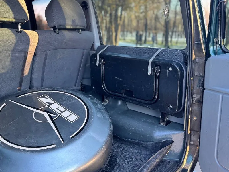 ‼️продам‼️ 🚘марка: уаз patriot ⚙️двигатель 2.7 📦кпп: механика ⛽️вид топлива: газ/бензин 📅год выпуска: 2006 💴цена: 550.000 рублей 🛞пробег:180.000 км 📝описание: состояния отличное! вопще без вложений, вся обслужена один хозяин по факту и в птс, машина грязи не видела только городской режим, всё работает без нареканий ! новая резина 🛞 документы в полном порядке ! газ вписан ! • эл стекло подъёмники всех дверей •усилитель руля •подогревы сидений • мультимедия usb aux bluetooth •противотуманные фары 📍•город мариуполь 📞 звоните: +7-949-730-93-61 - фотография - 7