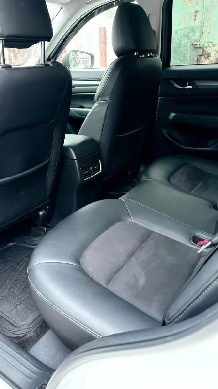 Продам mazda cx-5 touring 2019 была пригнана в 22 году из грузии и находится в одной семье. полный привод пробег 130 000 км. двигатель 2.5 атмосферный коробка автомат aisin 6 ст. бесключевой доступ удержание в полосах, слепые зоны адапнивный круиз контроль кожаный салон стоимость 2 300 000 торг +7 (949) 413-82-52 юлия 📞 звоните: +7(949)4138252 - фотография - 9