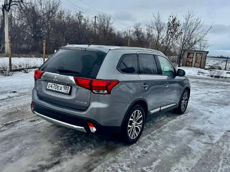 Продам свой личный автомобиль ◽️ mitsubishi outlander◽️ год выпуска - 2016 пробег - 200 000км привод - полный. салон просторный, автомобиль 7 местный. владею более 2-х лет. описание: автомобиль недавно прошел крупное то с заменой всех масел, также была обслужена ходовая часть( сайлентблоки, диски/колодки на отличном ходу! делать ничего не нужно! мотор масло не расходует. коробка переключает идеально! ходовая/рулевая не стучит! новая зимняя резина, новый акб! автомобиль на мне, без штрафов, залогов и запретов! цена 1800000 ₽ торг до потери пульса) +79490730709 г. шахтерск 📞 звоните: +7(949)0730709 - фотография - 3