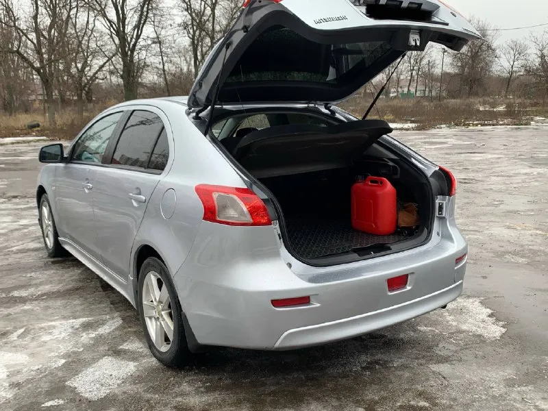 Mitsubishi lancer x 1.8 год 2008 пробег 246т автомобиль в отличном состоянии! вложений не требует мотор работает идеально масло не ест коробка механика! не вариатор по ходовой все в штатном режиме салон ухоженный сохранился хорошо кузов проемы пороги всё хорошем состоянии почти вся заводском окрасе крашеная четыре детали вторичные окрас остальное всё завод! автомобиль достойный и шустрый г. мариуполь цена 725т небольшой торг +79496347909 - фотография - 10