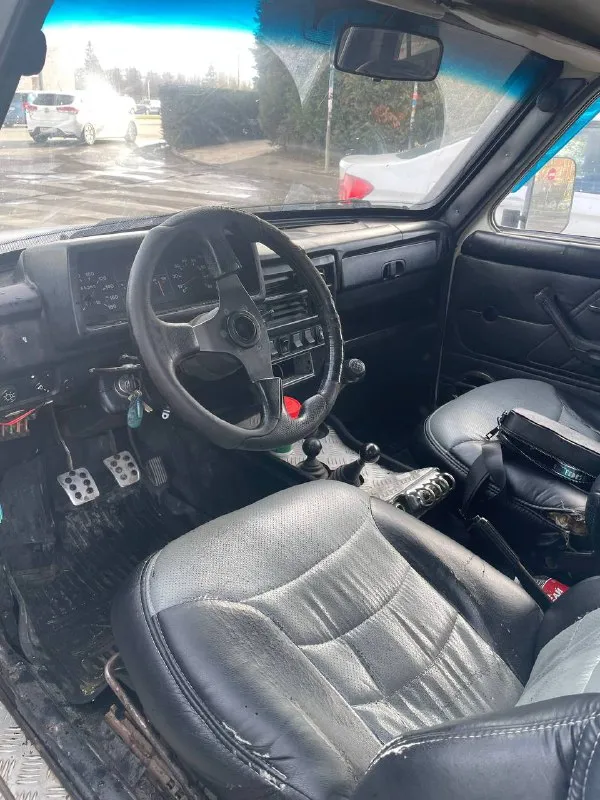 Нива 2003 год 1,7 мт 205,000 км пробег инжектор машина в идеальном состоянии как технически так и по кузову вид имеет. доехала 1,400 км из ессентуков на одном дыхании. стоит газ работают идеально хорошая зимняя резина короче кто хочет идеальную ниву тогда вам подойдет цена 300 000 руб машина в макеевки могу привезти куда нужно будет +7 (949) 638-01-13 - фотография - 8