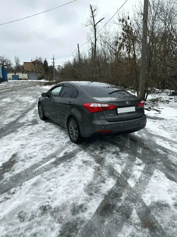🚘Продам kia cerato 3 🔥780.000₽🔥 ✅двигатель 1.6 (130л. С) ✅механическая 6-ти ступенчатая коробка передач 📆2013 год. 📈пробег 233.000 км. 👍автомобиль технически в прекрасном состоянии! - двигатель работает ровно, не дымит, не троит, тяга отличная - мкпп также без нареканий, все передачи включаются четко и мягко - по ходовой части все сделано, едет мягко, без посторонних шумов - салон чистый и опрятный(ничего не скрипит) - по кузову есть мелкие косячки, на езду не влияют ✅ за последнее время заменено радиатор печки обслужена ходовая, в том числе и тормоза выполнена ревизия стартера и генератора недавно сделано то(масла свечи фильтра) установлена андроид магнитола с блютусом сигнализация с автозапуском юридически чистая, по желанию могу присутствовать в мрэо при переоформлении торг присутствует связь↙️ ☎️ +7 (949) 363-49-03 если не дозвонитесь, пишите в телеграмм 👇 📲+7 (949) 332-79-11 осмотр г. Донецк
📞 Звоните: +7(949)3634903 - фотография - 3