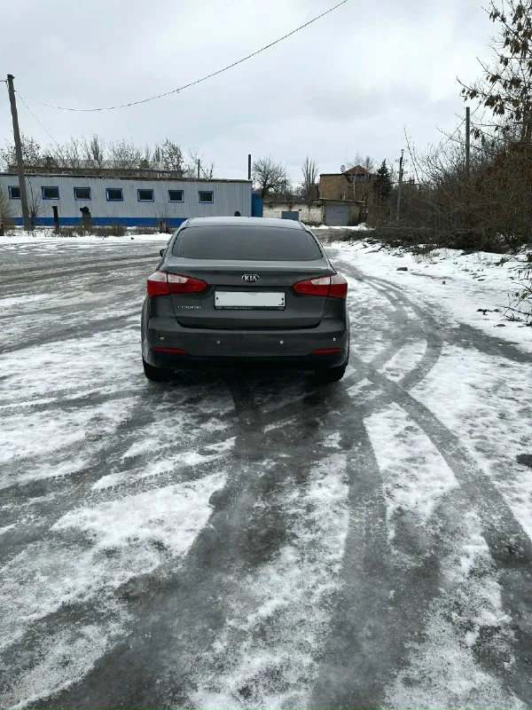 🚘Продам kia cerato 3 🔥780.000₽🔥 ✅двигатель 1.6 (130л. С) ✅механическая 6-ти ступенчатая коробка передач 📆2013 год. 📈пробег 233.000 км. 👍автомобиль технически в прекрасном состоянии! - двигатель работает ровно, не дымит, не троит, тяга отличная - мкпп также без нареканий, все передачи включаются четко и мягко - по ходовой части все сделано, едет мягко, без посторонних шумов - салон чистый и опрятный(ничего не скрипит) - по кузову есть мелкие косячки, на езду не влияют ✅ за последнее время заменено радиатор печки обслужена ходовая, в том числе и тормоза выполнена ревизия стартера и генератора недавно сделано то(масла свечи фильтра) установлена андроид магнитола с блютусом сигнализация с автозапуском юридически чистая, по желанию могу присутствовать в мрэо при переоформлении торг присутствует связь↙️ ☎️ +7 (949) 363-49-03 если не дозвонитесь, пишите в телеграмм 👇 📲+7 (949) 332-79-11 осмотр г. Донецк
📞 Звоните: +7(949)3634903 - фотография - 4
