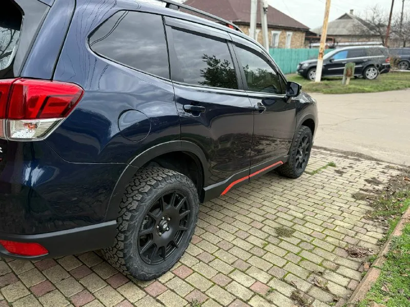 Продаю- subaru forester sport, год-2020,объём 2.5, пробег 90.000 км, один хозяин, полный привод, максимальная комплектация! единственная по такой максимальной комплектации в рф. колеса sparco, отличное состояние!!! адаптивный свет, система старт-стоп, бесключевой доступ, обогревы всех стекл, электроподогрев всех сидений и руля…… антиблокировочная система (abs) система распределения тормозного усилия (ebd) вспомогательная система торможения (bas) система курсовой устойчивости (esp) система помощи при спуске с горы (dac) система помощи при старте на подъеме (hac) переключатель режимов движения система предотвращения выезда из полосы движения (lka) круиз-контроль адаптивный круиз-контроль (accs) система управления дальним светом система адаптивного освещения дороги (afs) система мониторинга «слепых зон» система предотвращения столкновения с функцией автоматического торможения система контроля усталости водителя система контроля давления в шинах камера переднего обзора камер 📞 звоните: +7(949)3892313 - фотография - 2