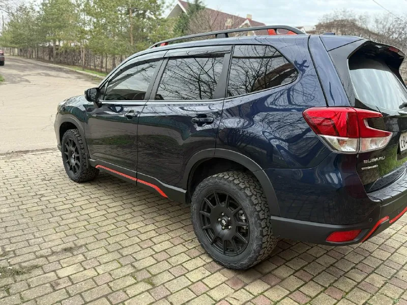 Продаю- subaru forester sport, год-2020,объём 2.5, пробег 90.000 км, один хозяин, полный привод, максимальная комплектация! единственная по такой максимальной комплектации в рф. колеса sparco, отличное состояние!!! адаптивный свет, система старт-стоп, бесключевой доступ, обогревы всех стекл, электроподогрев всех сидений и руля…… антиблокировочная система (abs) система распределения тормозного усилия (ebd) вспомогательная система торможения (bas) система курсовой устойчивости (esp) система помощи при спуске с горы (dac) система помощи при старте на подъеме (hac) переключатель режимов движения система предотвращения выезда из полосы движения (lka) круиз-контроль адаптивный круиз-контроль (accs) система управления дальним светом система адаптивного освещения дороги (afs) система мониторинга «слепых зон» система предотвращения столкновения с функцией автоматического торможения система контроля усталости водителя система контроля давления в шинах камера переднего обзора камер 📞 звоните: +7(949)3892313 - фотография - 4