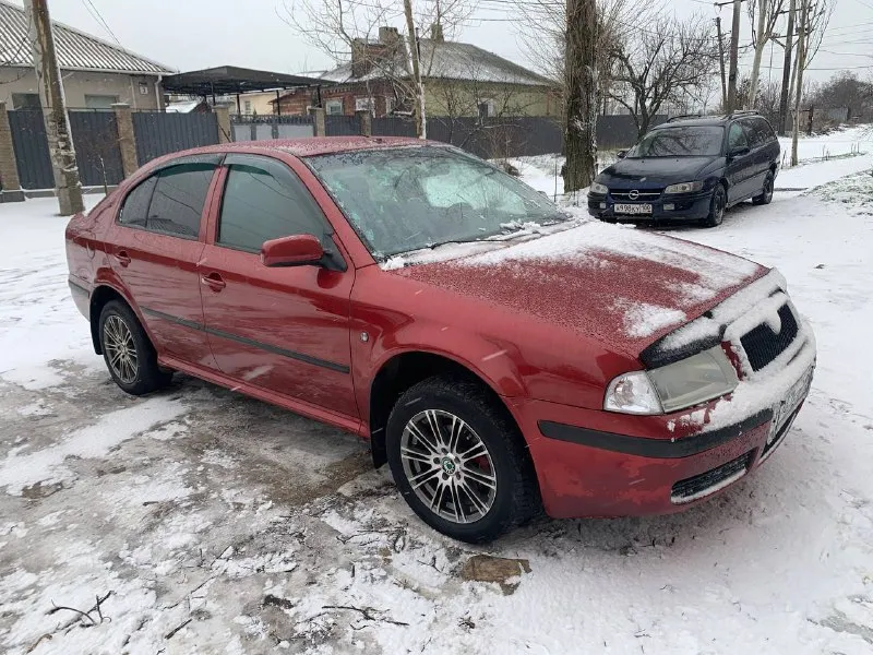 Продам skoda octavia tour год:2008 :1.4 едет бодро пробег:285.000 коробка:механика машина целиком и полностью обслужена, вложений не требует. из последнего что сделано:стойки задние, печка новая и обслужен кондиционер и еще по мелочам машина не гнилая и пробег реальный, автотека зеленая цена :540.000 руб. торг либо обмен все вопросы по телефону : +79496407500 📲 tg: богдан 📞 звоните: +7(949)6407500 - фотография - 2