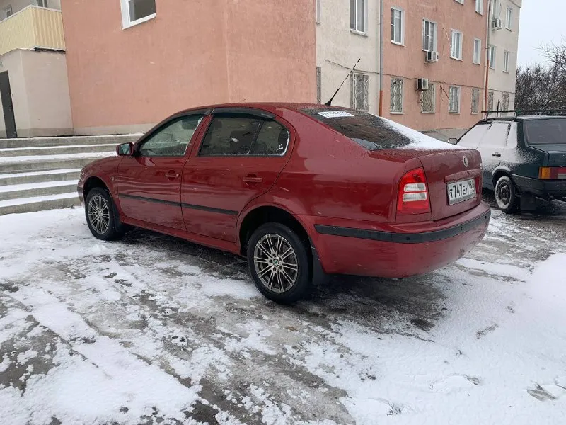 Продам skoda octavia tour год:2008 :1.4 едет бодро пробег:285.000 коробка:механика машина целиком и полностью обслужена, вложений не требует. из последнего что сделано:стойки задние, печка новая и обслужен кондиционер и еще по мелочам машина не гнилая и пробег реальный, автотека зеленая цена :540.000 руб. торг либо обмен все вопросы по телефону : +79496407500 📲 tg: богдан 📞 звоните: +7(949)6407500 - фотография - 4