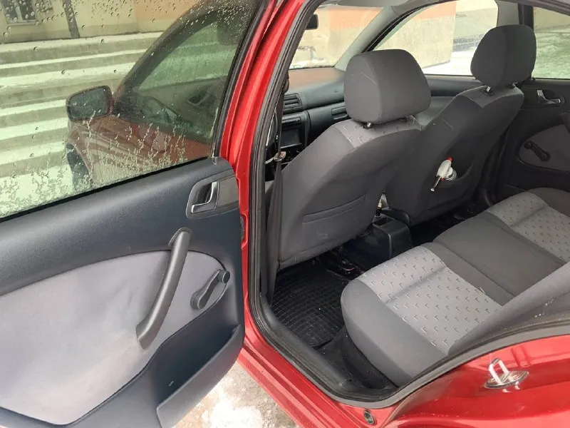 Продам skoda octavia tour год:2008 :1.4 едет бодро пробег:285.000 коробка:механика машина целиком и полностью обслужена, вложений не требует. из последнего что сделано:стойки задние, печка новая и обслужен кондиционер и еще по мелочам машина не гнилая и пробег реальный, автотека зеленая цена :540.000 руб. торг либо обмен все вопросы по телефону : +79496407500 📲 tg: богдан 📞 звоните: +7(949)6407500 - фотография - 6