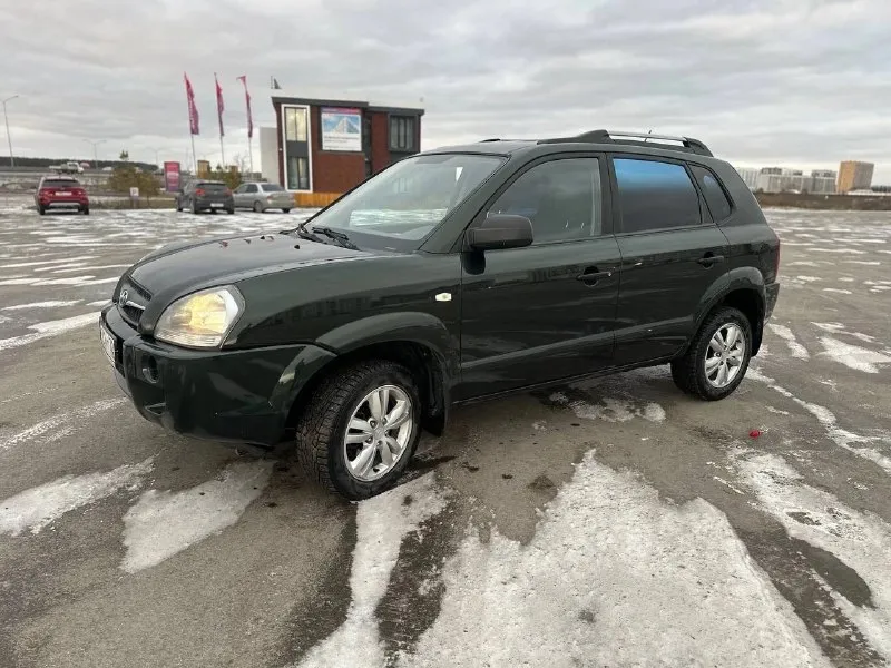 Продам hyundai tucson 2008 года в отличном состоянии. пэп, гур, кондиционер, резина летняя на литье,... - фотография