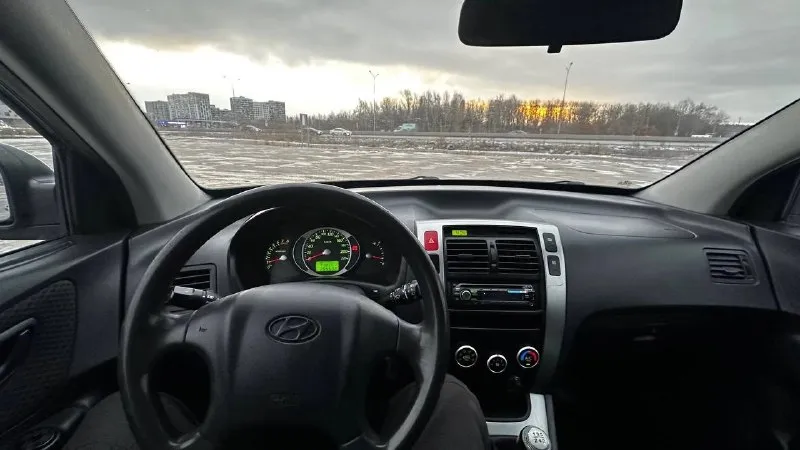 Продам hyundai tucson 2008 года в отличном состоянии. пэп, гур, кондиционер, резина летняя на литье, и зимняя на литье. полностью обслужена, заказ-наряды имеются. вложений не требует. телефон: +79495925815 / +79827796298 📞 звоните: +7(949)5925815 - фотография - 7