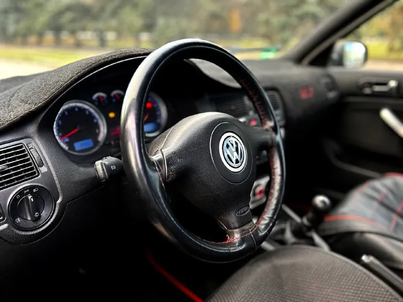 Продажа в днр продам volkswagen golf 4 год выпуска 2002,мотор 1.6 bcb, пробег: 171.000км. ✅2 хозяин... - фотография