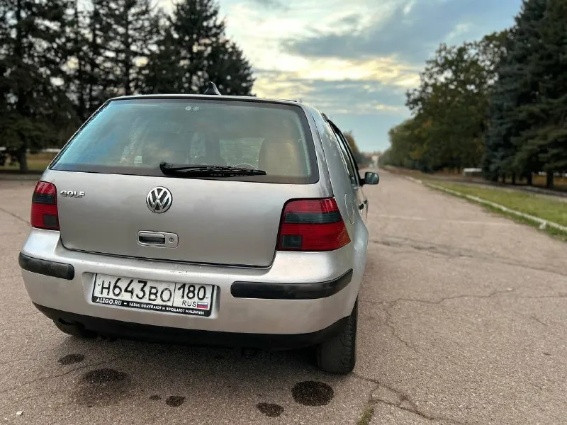 Продажа в днр продам volkswagen golf 4 год выпуска 2002,мотор 1.6 bcb, пробег: 171.000км. ✅2 хозяин по птс, любое переоформление без проблем!✅ ♻комплектация: усилитель руля, кондиционер, 4 стеклоподъемника, электрорегулировка зеркал, 4 подушки безопасности, abs, esp, 2 комплекта ключей. ♻кондиционер полностью новый (компрессор, блок управления, радиатор, осталось поменять 1 шлангу, она есть и заправить), новая рулевая рейка, сцепление (корзина + диск), заглушен egr (чек из-за него), ступицы на шпильках, новые задние тормозные суппорта, новые передние фары, новые опорные подшипники, новый аккумулятор. ✅осмотр г. горловка. цена: 460.000 руб + торг и много запчастей в подарок 🎁 подробности по телефону: +79495178819. 📞 звоните: +7(949)5178819 - фотография - 4