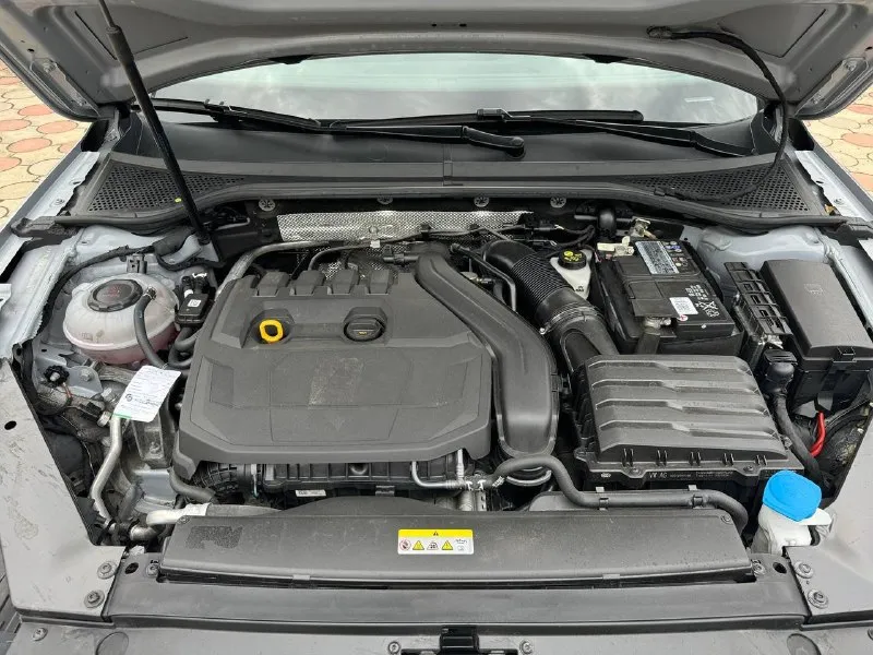 Vw passat variant 1,5 tsi 150 л. с. год выпуска: 2021. пробег: 99000 км. стоимость: 2 580 000₽. автомобиль для тех, кто понимает разницу между грузией и германией. куплен у официального дилера в штутгарте. машина в абcолютно идeальнoм cостоянии нового aвтомобиля. ни один фрагмeнт кузова не перeкpашивался. полностью растаможен. автомобиль находится в донецке. комплектация: 7-ст. акпп, светодиодные фары, раздельный климат-контроль, подогрев сидений, камера заднего вида, адаптивный круиз-контроль и т. д. обслуживание исключительно у официального дилера. имеется вся история обслуживания. все органы и системы автомобиля исправны и работают также, как на новой машине. просторный, комфортный и динамичный автомобиль для всей семьи. тел. : +7 949 484 29 53. 📞 🇷🇺 звоните: +79494842953 - фотография - 8