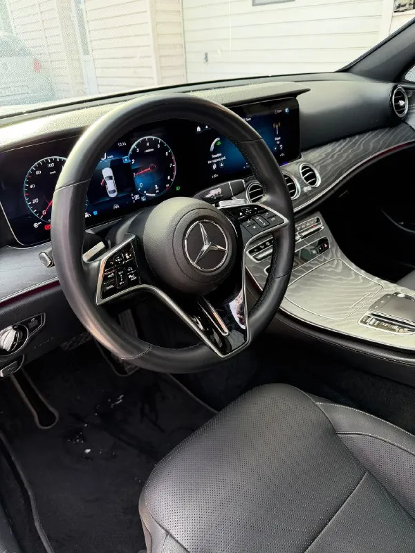 Mercedes-benz e350 amg 2021 год 4matic 109.000 км машина в идеальном состоянии, заводской окрас !!! имеет все нужные опции : камеры 360, сиденья с электро приводом подогревами и обдувами, акустика burmister оригинал, панорама, все ассистенты и авто пилот, адаптивный свет, навигация, диски р21 и два комплекта колес зима лето обслужена до мелочей, все жидкости, плюс колодки и диски по кругу, вложений 0 любые проверки на хорошей станции только за ! цена 4.950.000₽ обмен есть тоже +7 949 524 3150 детали по телефону 📞 🇷🇺 звоните: +79495243150 - фотография - 7
