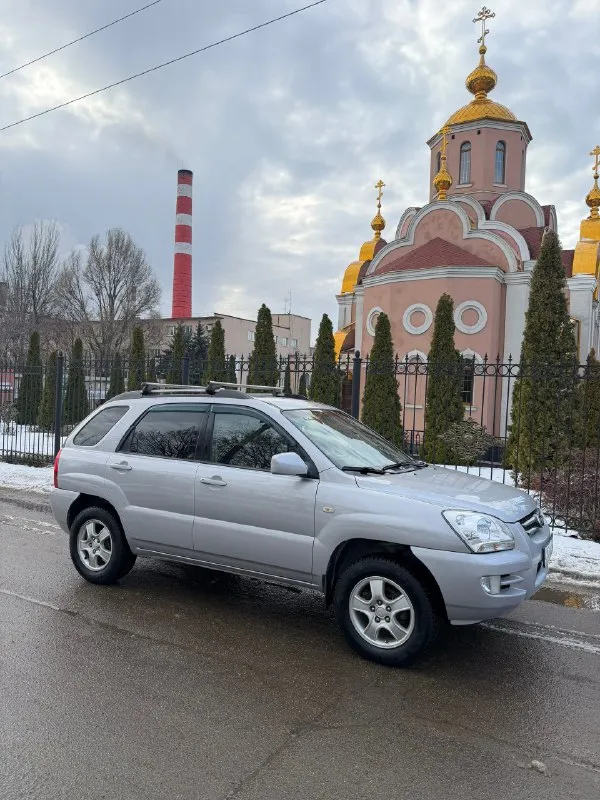 Продам kia sportage 2005 год
Двигатель 2.0 бензин 141 л. С, коробка механика 5 ступка, авто в отличном состоянии как по технике так и по кузову, новая зимняя резина на родном литье r16, магнитола андроид 2din, камера заднего вида, полный эл. Стекло пакет, рабочи климат контроль, подогрев сидений, по технике машина обслужена, пробег 232 тыс км, ходовая перебрана, стойки перед новые, колодки в круг новые, сцепление новое, стекла все родные включая лобовое !)
Цена 750 000 рублей + торг
Авто в макеевке: звоните +79495570537
Либо +79490443806
📞 🇷🇺 Звоните: +79495570537 - фотография - 5