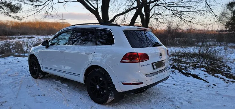 Продаётся volkswagen touareg 2012г. 3.0 tdi коробка aisin 8-ми ступенчатый автомат. 245л. с. пробег 255000 км. без пневмы. полный привод. официальная, покупалась в автосалоне г. донецк не бита, не крашена. в хорошем состоянии. второй собственник. авто находится в г. макеевка цена 2 250 000 руб. +79493167300 виталий 📞 🇷🇺 звоните: +79493167300 - фотография - 6