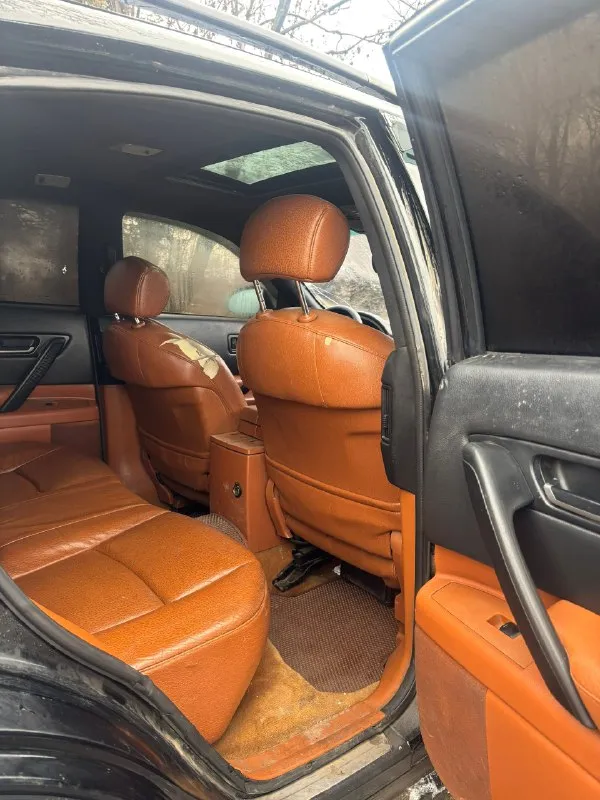 🚙 infiniti fx 35 2004г цена 470 000₽ +7 (949) 527-69-59(вотсап, телеграмм) +7 (949) 377-23-38 на полом боевом ходу, полный привод, мотор коробка в отличном состоянии, мотор контрактный 80 000 пробег, коробка листает очень четко, ходовая часть без вложений, печка жарит, климат-контроль холодит. -новая резина зимняя -тормозные блины, суппорта, колодки все новое -мультимедиа bose -люк работает -лед оптика -бесключевой доступ -камера заднего вида, парктроники лобовое с трещиной, ручка наружная водительская под замену. едет ровно, некуда не тянет, тяга бешеная. машина на временном днр учете. хороший торг у капота. 📍находится в г. амвросиевка 📞 🇷🇺 звоните: +79495276959 - фотография - 7