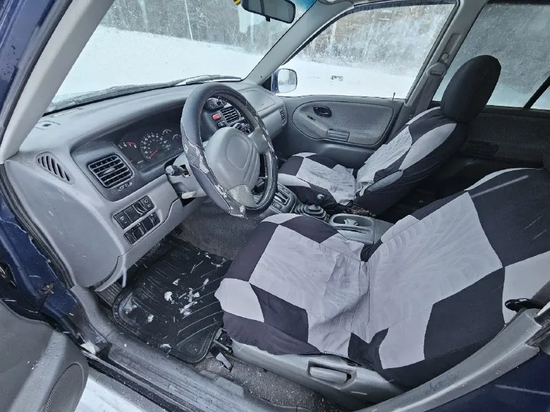 Suzuki grand vitara 1999г 2,5 бензин акпп 234т км авто в хорошем состоянии, на полном ходу. мотор/коробка отлично. не гнилая, обработанная, вин на раме отлично читается. 490т руб 949 521 34 11 📞 🇷🇺 звоните: +79495213411 - фотография - 8