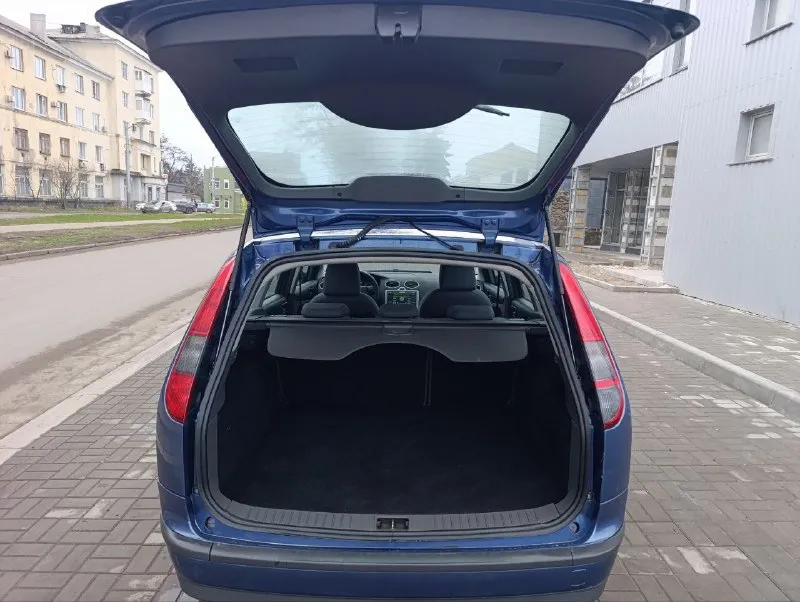 🛞продам ford focus 2 ⌛️2005 года ✅2-ключа ✅днище не гнилое, в хорошем состоянии, пороги целые коробка механика ✅кондиционер ✅электро-стеклоподьемники пробег родной-245000 тыс. ✅резина зима хорошая (проехала 1 сезон) по кузову :крашена крышка багажника ✅салон в хорошем состоянии цена: 570 000руб торг у капота. город: макеевка🏡 звонить по номеру +79493778601 ☎️ 📞 🇷🇺 звоните: +79493778601 - фотография - 5