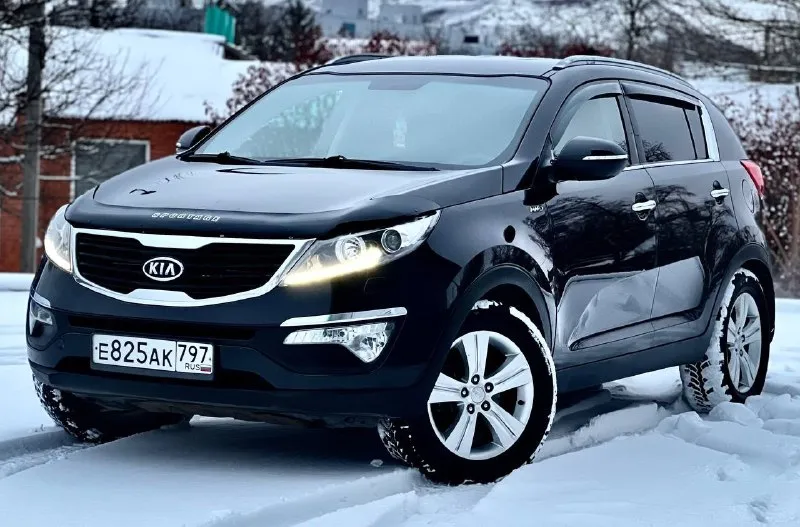 Продам kia sportage в родном окрасе
Год:2012
Цена:1.380.000₽
Привод полный
Пробег:163.000 км
Коробка автомат
Комплектация пред максимальная
Номер:+79495011956 или +79491003435 связь не всегда ловит на обоих номерах есть телеграмм и ватсап
Авто в хорошем технически и внешнем состоянии без каких либо вложений!коробка и мотор работают идеально! Все масла и фильтра поменяны! Ходовая вся обслужена!машина в пред максимальной комплектации:без ключевой доступ, кнопка старт стоп, климат контроль, кожаный салон, подогрев руля, подогрев всех 4х сидений, обогрев переднего и заднего стекла, парктроники, камера заднего вида, датчики света и дождя, ксенон, мульти руль, круиз контроль и многое другое! Новая 17 зимняя резина, авто действительно в идеальном состоянии!больше информации по телефону!
📞 🇷🇺 Звоните: +79495011956 - фотография - 1