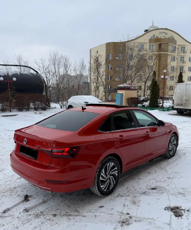 Volkswagen jetta sel 2020 год,97.500 тыс. км пробег. 1.4т, 8-ми ступенчатый автомат(aisin) •цифровая панель приборов (virtuаl сосkрit) •максимальная мультимедиа мiв с саrрlаy •музыка веаts, сабвуфер в багажнике(играет превосходно) •аmbiеnt подсветка всего салона •бесключевой доступ •адаптивный круиз контроль (дистроник) с камерой, подруливанием, удержание в полосе(автомобиль управляется сам) •подогрев руля, передних и задних сидений. •камера заднего вида •датчик света/датчик дождя •панорамная крыша дистанционный запуск автомобиля. шикарное состояние. обслужена, новая резина. стекла заводские, оптика оригинал, безопастность на месте. 1.930₽ +7(949)7117711 📞 🇷🇺 звоните: +79497117711 - фотография - 2