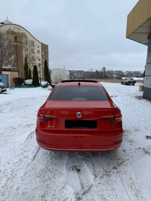 Volkswagen jetta sel 2020 год,97.500 тыс. км пробег. 1.4т, 8-ми ступенчатый автомат(aisin) •цифровая панель приборов (virtuаl сосkрit) •максимальная мультимедиа мiв с саrрlаy •музыка веаts, сабвуфер в багажнике(играет превосходно) •аmbiеnt подсветка всего салона •бесключевой доступ •адаптивный круиз контроль (дистроник) с камерой, подруливанием, удержание в полосе(автомобиль управляется сам) •подогрев руля, передних и задних сидений. •камера заднего вида •датчик света/датчик дождя •панорамная крыша дистанционный запуск автомобиля. шикарное состояние. обслужена, новая резина. стекла заводские, оптика оригинал, безопастность на месте. 1.930₽ +7(949)7117711 📞 🇷🇺 звоните: +79497117711 - фотография - 6