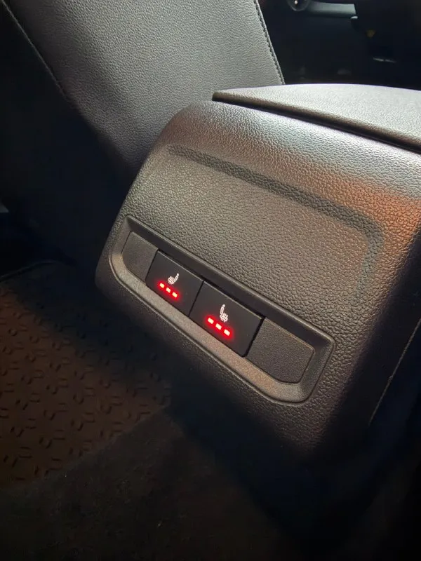 Volkswagen jetta sel 2020 год,97.500 тыс. км пробег. 1.4т, 8-ми ступенчатый автомат(aisin) •цифровая панель приборов (virtuаl сосkрit) •максимальная мультимедиа мiв с саrрlаy •музыка веаts, сабвуфер в багажнике(играет превосходно) •аmbiеnt подсветка всего салона •бесключевой доступ •адаптивный круиз контроль (дистроник) с камерой, подруливанием, удержание в полосе(автомобиль управляется сам) •подогрев руля, передних и задних сидений. •камера заднего вида •датчик света/датчик дождя •панорамная крыша дистанционный запуск автомобиля. шикарное состояние. обслужена, новая резина. стекла заводские, оптика оригинал, безопастность на месте. 1.930₽ +7(949)7117711 📞 🇷🇺 звоните: +79497117711 - фотография - 9