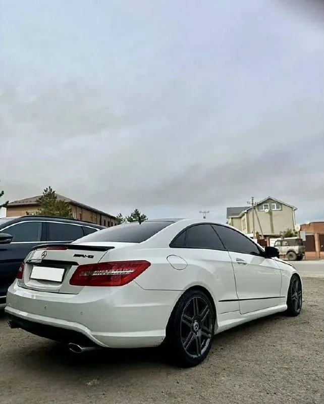 Продам mercedes w212 купэ год 2009 мотор 3.5 272 л. с акпп по документам полный порядок. бесключевой доступ, старт/стоп, память сидений, эл руль, складывание зеркал, хорошая мультимедия, обогрев и вентиляция передних сидений. цена 1.150.000❗️ осмотр макеевка +79498391422 📞 🇷🇺 звоните: +79498391422 - фотография - 4