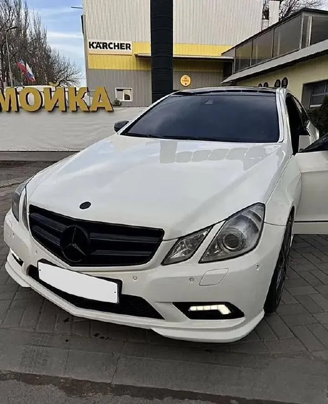 Продам mercedes w212 купэ год 2009 мотор 3.5 272 л. с акпп по документам полный порядок. бесключевой доступ, старт/стоп, память сидений, эл руль, складывание зеркал, хорошая мультимедия, обогрев и вентиляция передних сидений. цена 1.150.000❗️ осмотр макеевка +79498391422 📞 🇷🇺 звоните: +79498391422 - фотография - 5