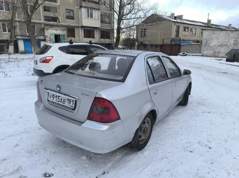 Продам geely ck 2 1.5(otaka) 2012 года! цена автомобиля 250.000₽ малый торг. родной пробег 67.000км! состояние автомобиля хорошее, бережное отношение. всю жизнь в одной семье, покупали новой в автосалоне. техническая часть, в идеальном состоянии, только своевременное обслуживание. по кузову, есть моменты по лакокрасочному, не критично. днище и т. д целое. стекла все родные. по комплекции, обогрев заднего стекла, электрорегулировка зеркал вместе с подогревом, простенькая музыка, рециркуляция салона, электрокоректор фар. салон чистый не прокурен, практически как новый!есть чехлы при желании можно поставить. в подарок комлект летней резины на дисках! документы в полном порядке, 1 владелец в птс. при желании могу доставить, за отдельную плату. находиться в ровеньках. все вас интересующие вопросы по телефону! дополнительные фото и видео по запросу. +79592184428mcs и +79525755366tele2 📞 🇷🇺 звоните: +7(952)5755366 - фотография - 4