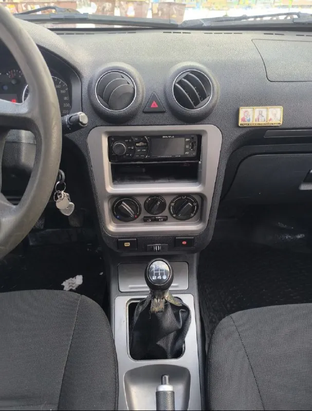 Продам geely ck 2 1.5(otaka) 2012 года! цена автомобиля 250.000₽ малый торг. родной пробег 67.000км! состояние автомобиля хорошее, бережное отношение. всю жизнь в одной семье, покупали новой в автосалоне. техническая часть, в идеальном состоянии, только своевременное обслуживание. по кузову, есть моменты по лакокрасочному, не критично. днище и т. д целое. стекла все родные. по комплекции, обогрев заднего стекла, электрорегулировка зеркал вместе с подогревом, простенькая музыка, рециркуляция салона, электрокоректор фар. салон чистый не прокурен, практически как новый!есть чехлы при желании можно поставить. в подарок комлект летней резины на дисках! документы в полном порядке, 1 владелец в птс. при желании могу доставить, за отдельную плату. находиться в ровеньках. все вас интересующие вопросы по телефону! дополнительные фото и видео по запросу. +79592184428mcs и +79525755366tele2 📞 🇷🇺 звоните: +7(952)5755366 - фотография - 6