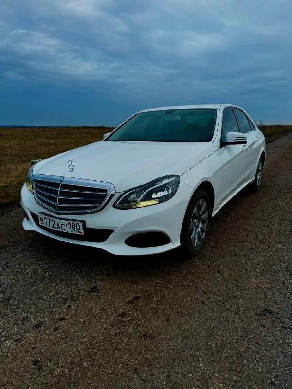 Продам mercedes-benz e-class. автомобиль в идеальном состоянии, весь в заводском окрасе. стёкла, включая лобовое заводские! один хозяин в птс, не пригон! 2.0 турбо, 7-ми ступенчатый автомат. 2015 год выпуска, пробег 108 000 км. двигатель, коробка, ходовая в отличном состоянии, никаких вложений не требуют! 2 комплекта колёс, 2 ключа и сервисная книжка прилагается. я хозяин, переоформление без проблем! автомобиль находится в старобешево. цена 2 500 000 рублей. за более подробной информацией обращаться по телефону: +7 (949) 524-94-12. 📞 🇷🇺 звоните: +79495249412 - фотография - 4