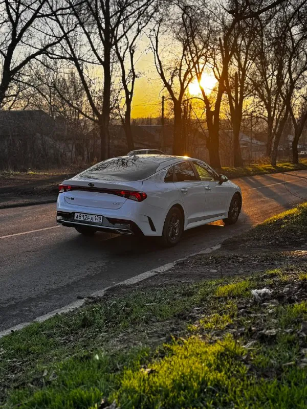 Kia k5 lxs ✨
Год: 2020 месяц 09
Двигатель: 1.6 турбо бензин⛽️
Лошадиных сил: 180
Привод: передний
Пробег: 97 тысяч километров
Коробка: автомат 8-ст. 🔥
Резина: два комплекта
Комплектация:
- Датчики слепых зон, без ключевой доступ, датчик давления в шинах, датчик дождя, датчик света, помощь при спускание с горы, большая мультимедиа.
- Климат контроль, круиз контроль.
- Заводится как с кнопки, так и с пульта.
- Различные режимы езды, мульти руль, помощь в подруливании, система старт / стоп, линзовая оптика.
Цена : 2.800.000
+7 (949) 400-56-31
Донецк
Кирилл
📞 🇷🇺 Звоните: +79494005631 - фотография - 6